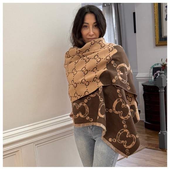 POSH LIVE LISTING - Picture 2 of 2